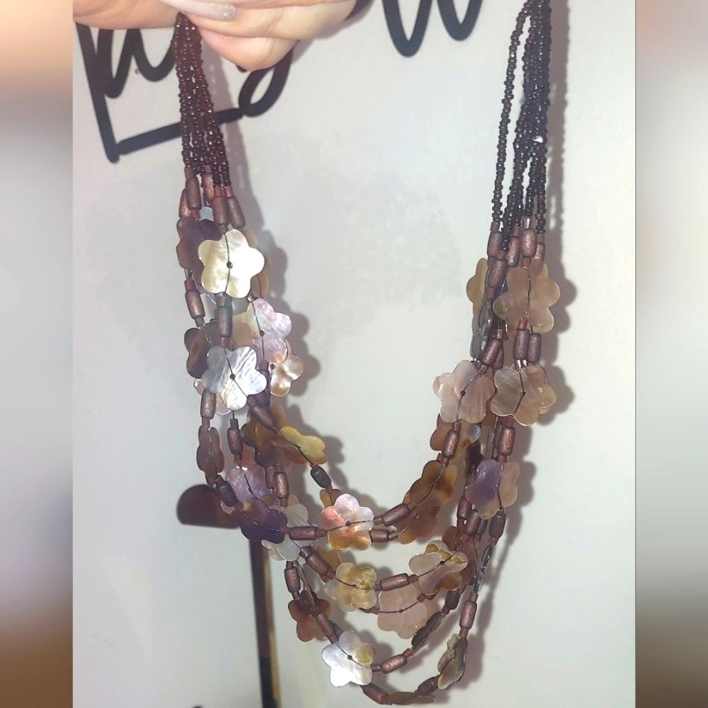 Multi-Strand Floral Shell Necklace - Picture 4 of 4